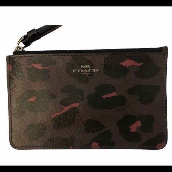 🚫SOLD🚫 NWOT Coach Wristlet - Picture 4 of 4